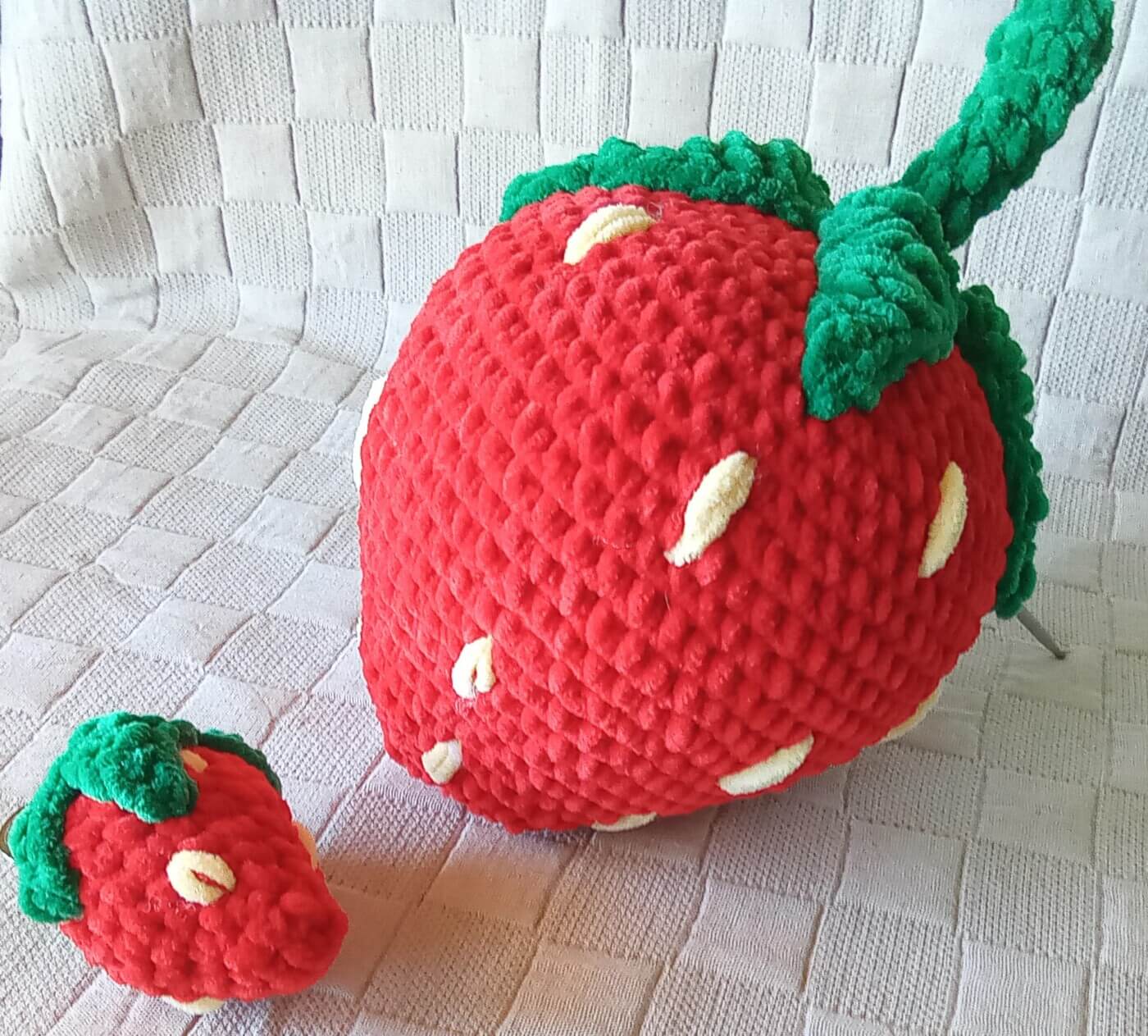 Μαξιλάρι φράουλα διακοσμητικό