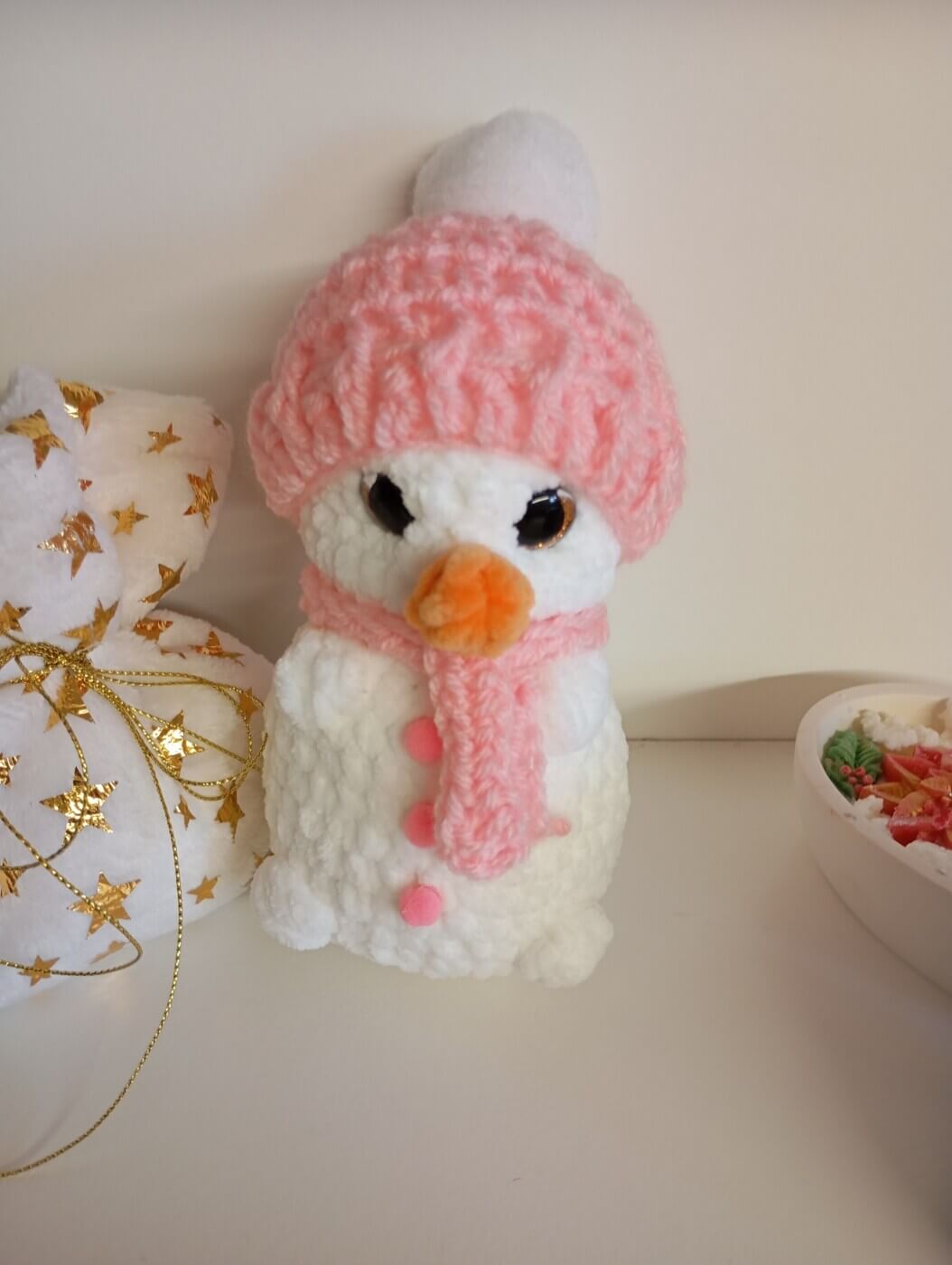 Χιονάνθρωπος με σκουφάκι.