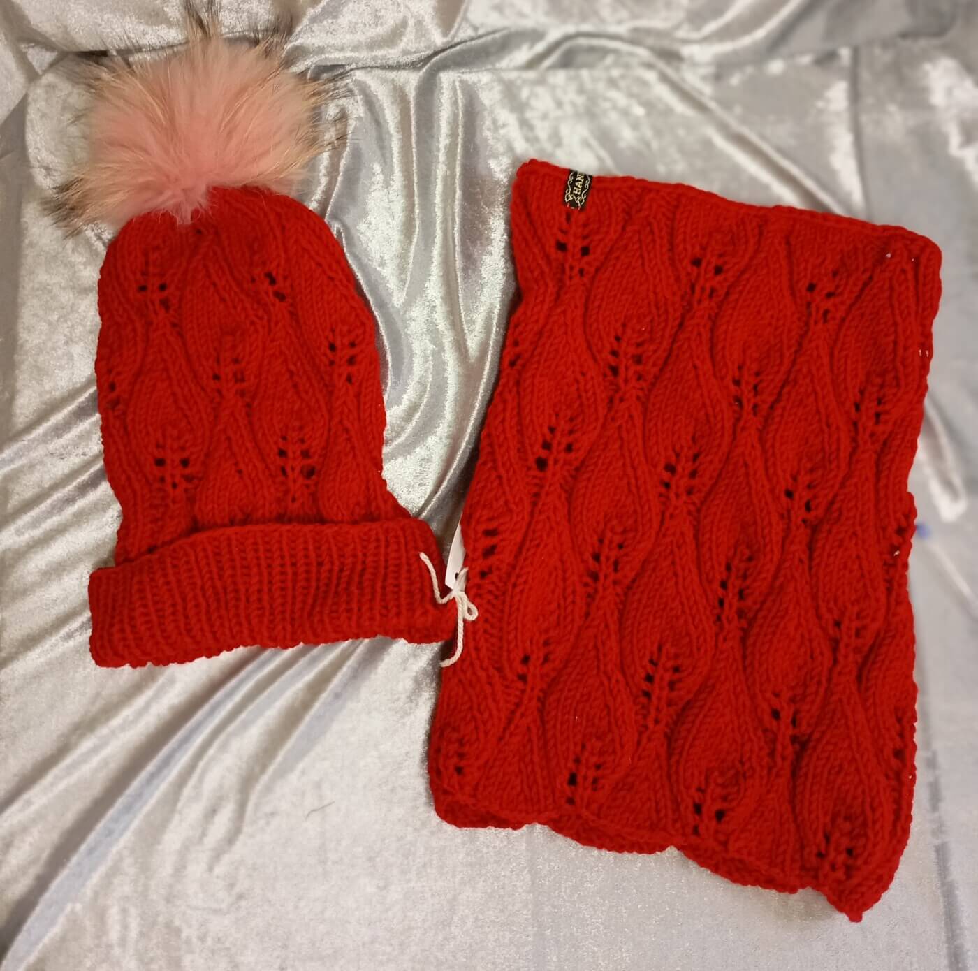 Σετ γυναικείο σκούφος με λαιμό